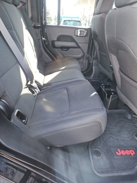 Used 2021 Jeep Gladiator Overland w/ Cold Weather Group image 10