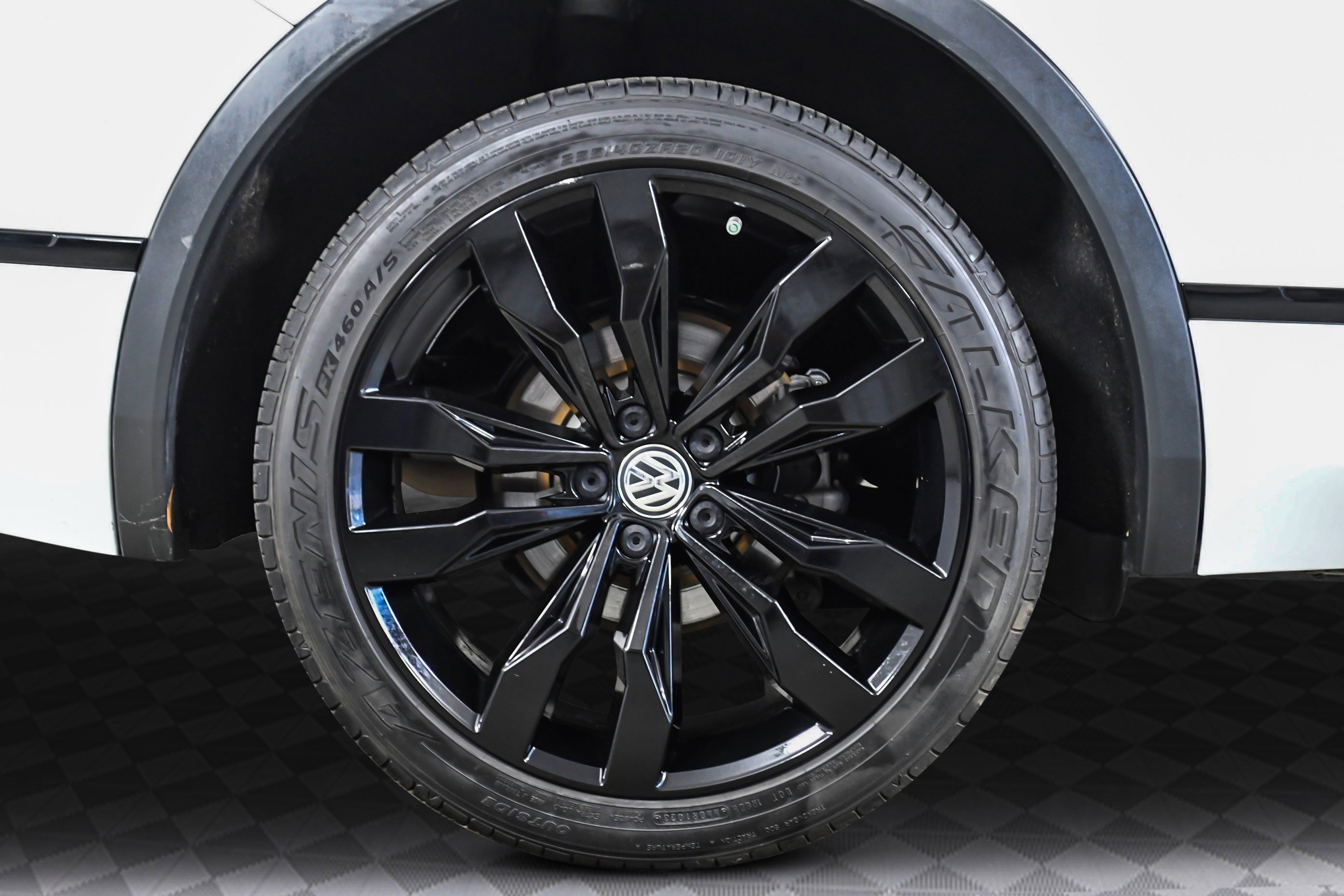 Used 2021 Volkswagen Tiguan SE R-Line image 29