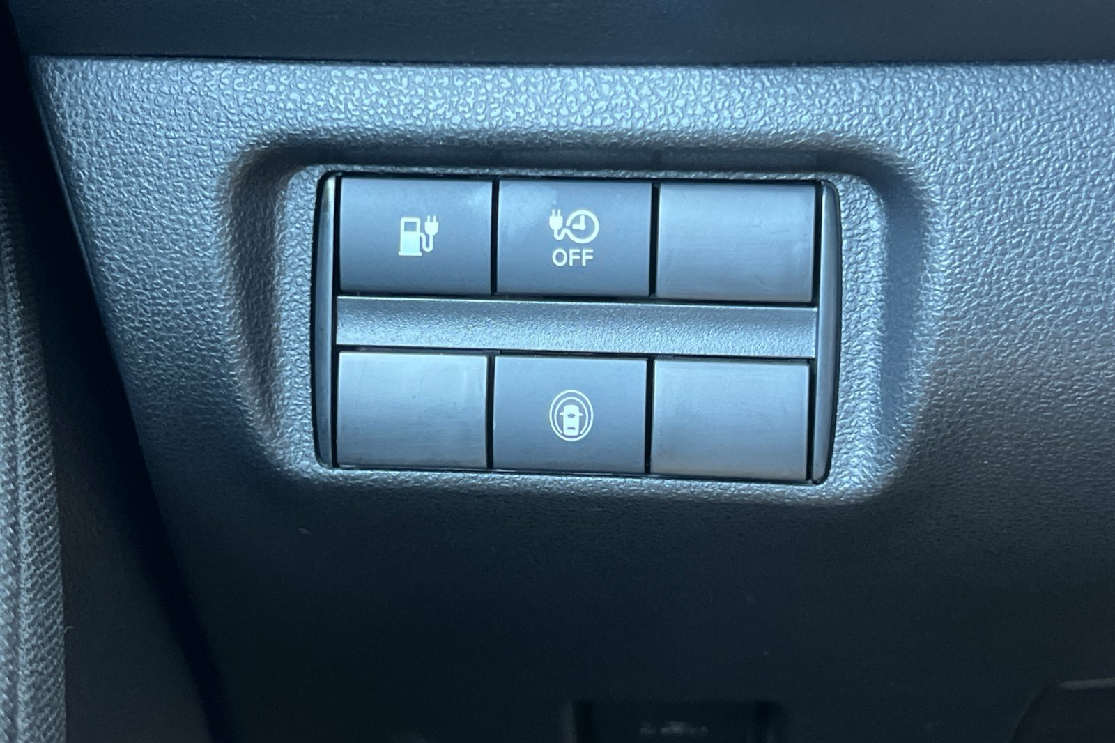 Certified 2025 Nissan Leaf S FWD image 31