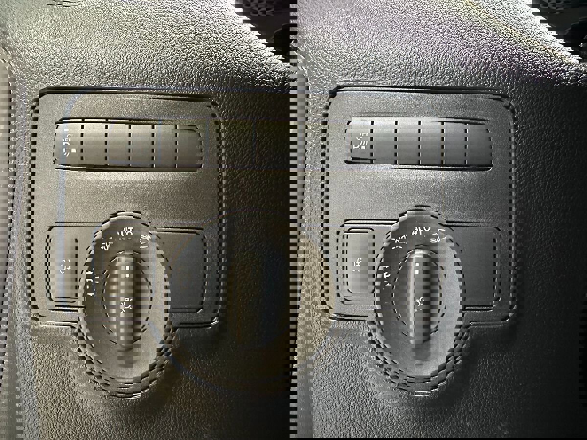 Used 2023 Mercedes-Benz Metris image 22