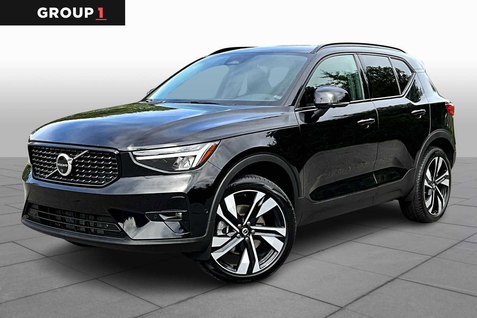 Used 2025 Volvo XC40 B5 Plus