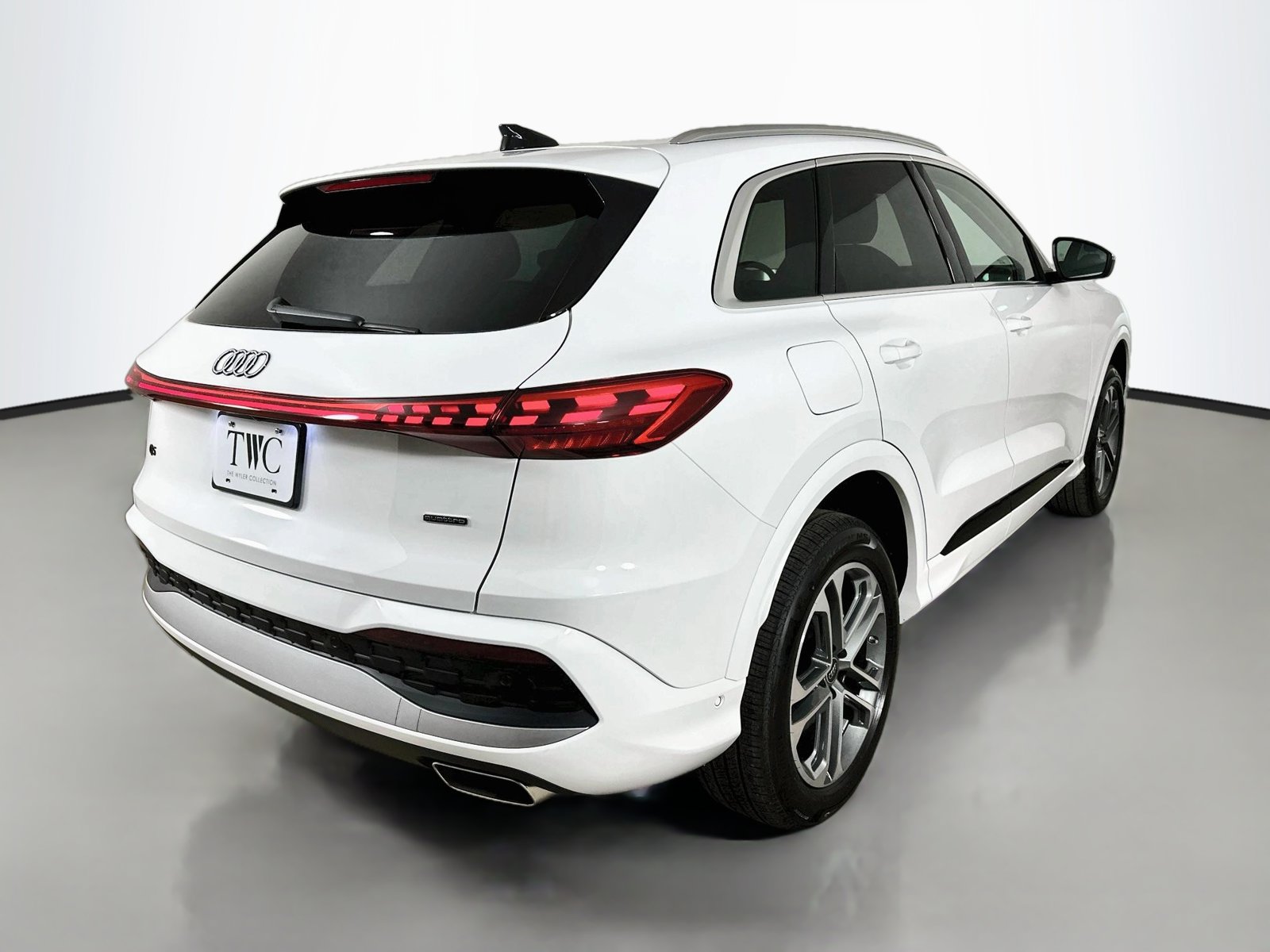 New 2026 Audi Q5 Premium AWD/4WD image 5