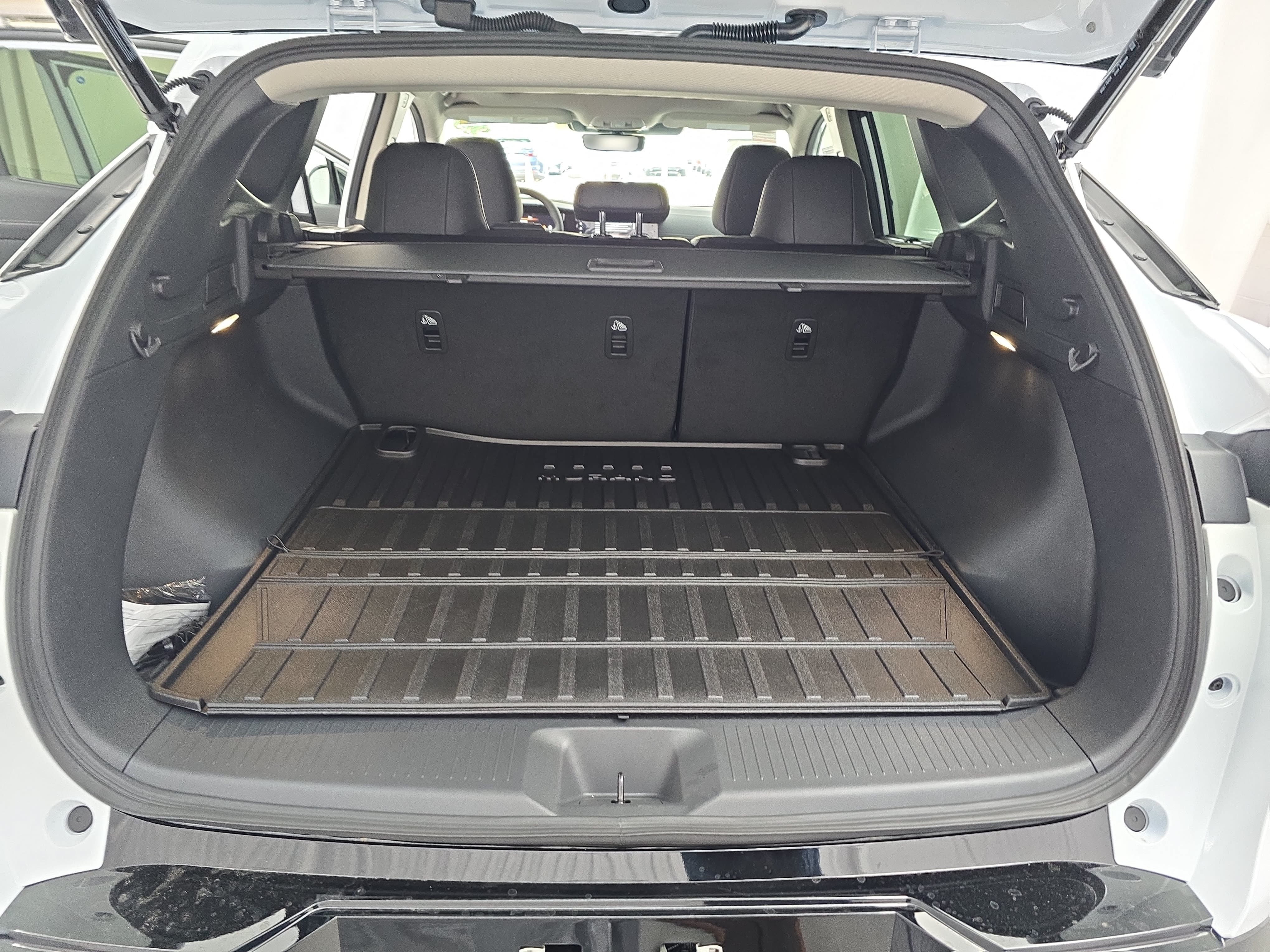 New 2026 Nissan Murano Platinum w/ Cargo Package AWD/4WD image 12