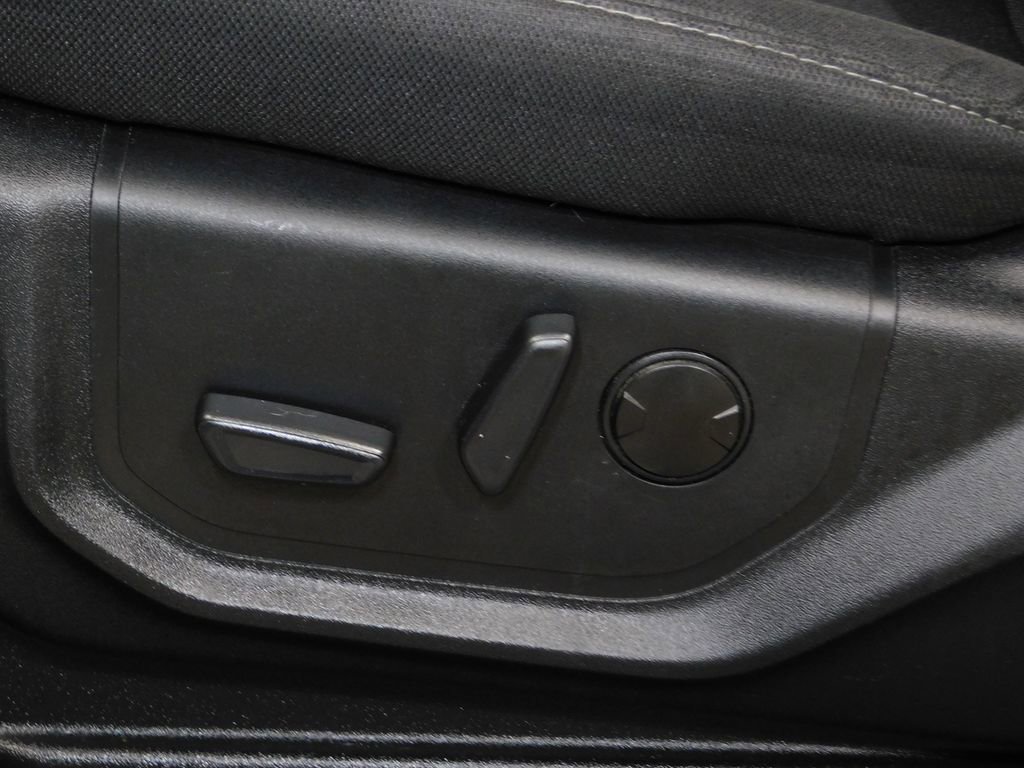 Used 2019 Ford F150 XLT w/ Equipment Group 302A Luxury AWD/4WD image 33