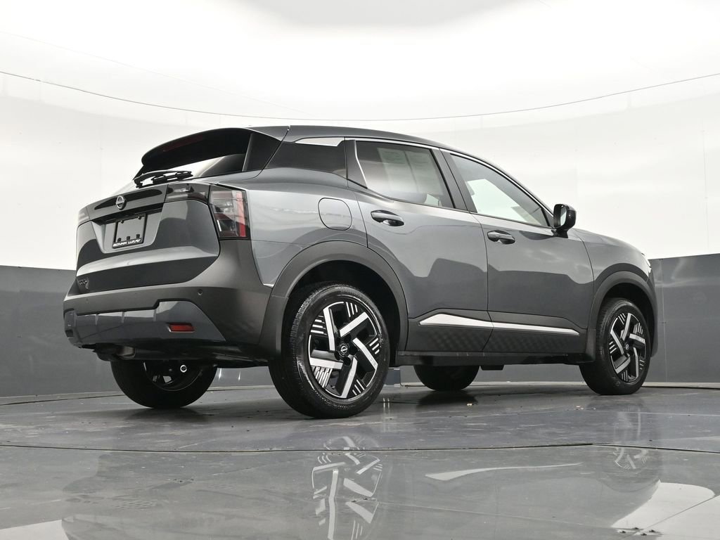 Used 2025 Nissan Kicks SV image 32