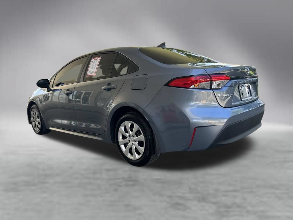 Used 2025 Toyota Corolla LE FWD image 4