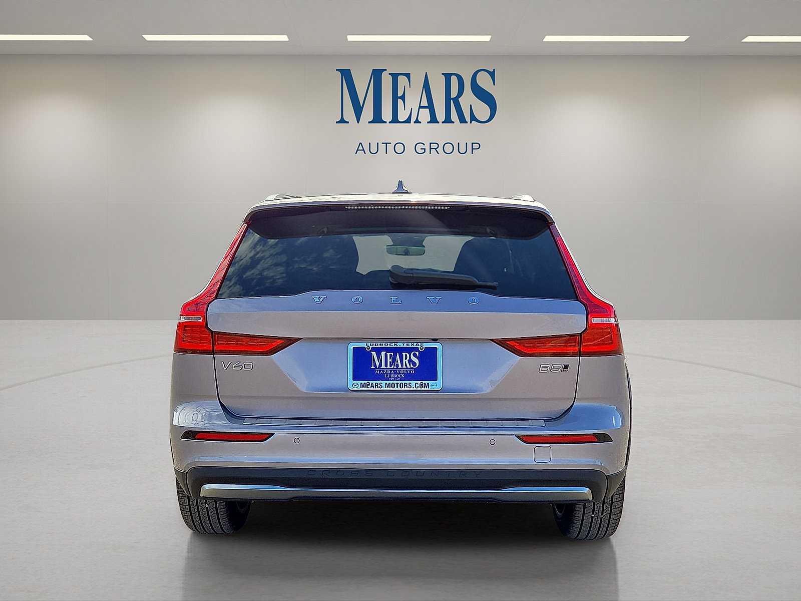 New 2026 Volvo V60 B5 Cross Country Plus w/ Protection Package Premier AWD/4WD image 4