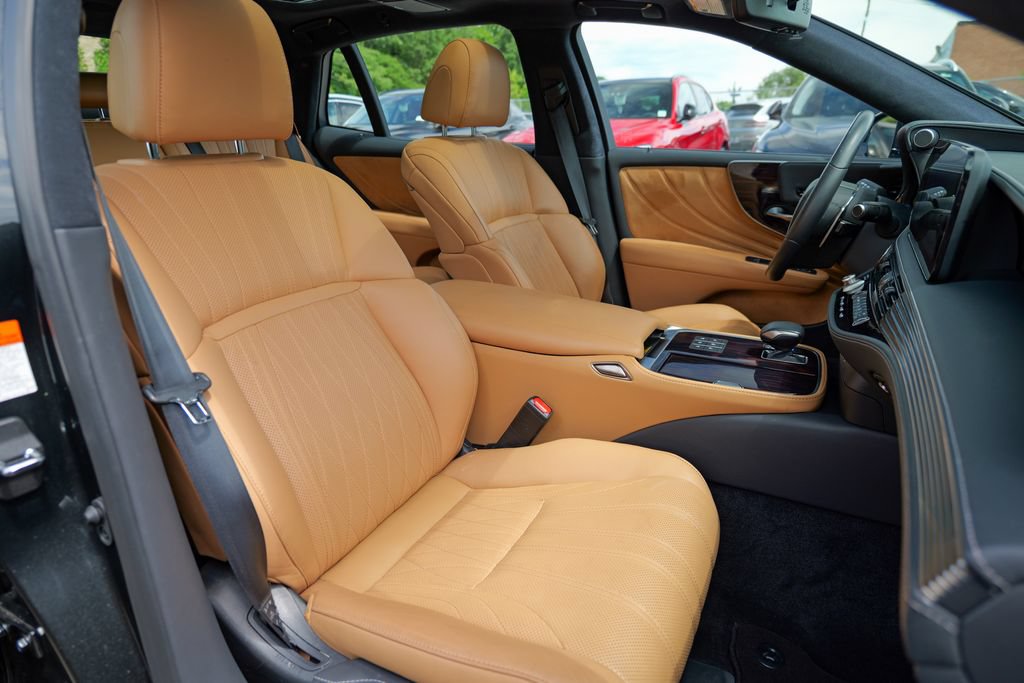 Used 2024 Lexus LS 500 AWD w/ Interior Upgrade Package image 37