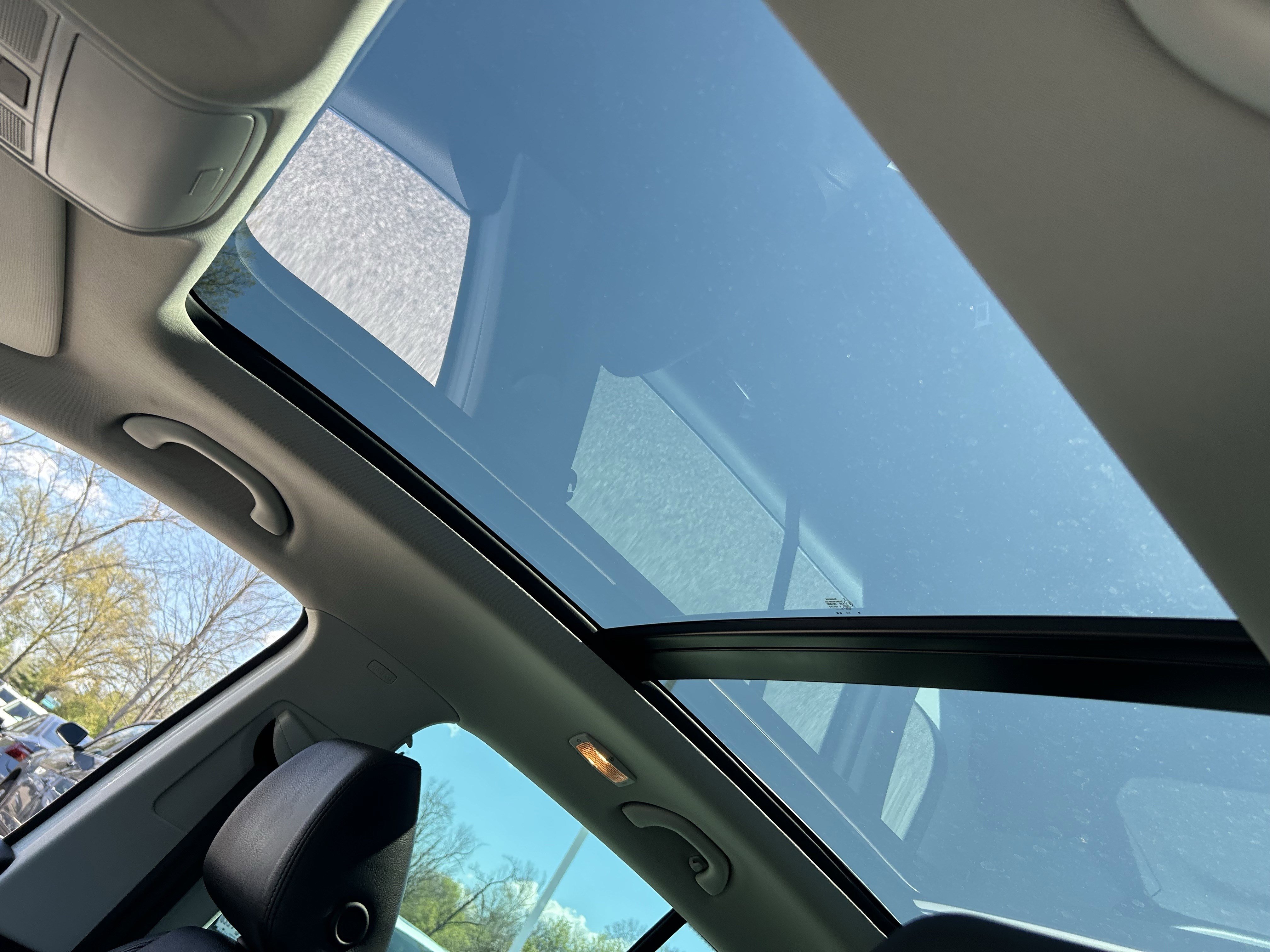 Used 2017 Volkswagen Tiguan Sport image 23