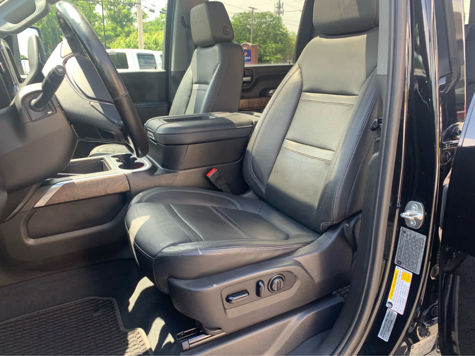 Used 2021 GMC Sierra 3500 Denali w/ Denali Black Diamond Edition AWD/4WD image 12