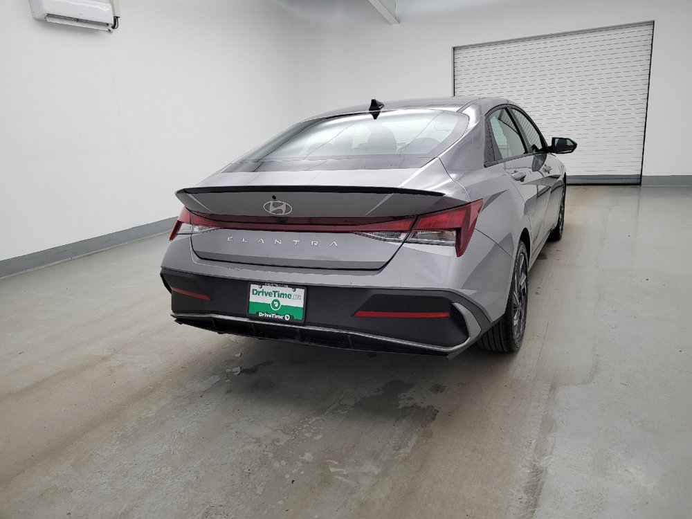 Used 2025 Hyundai Elantra Sport image 7