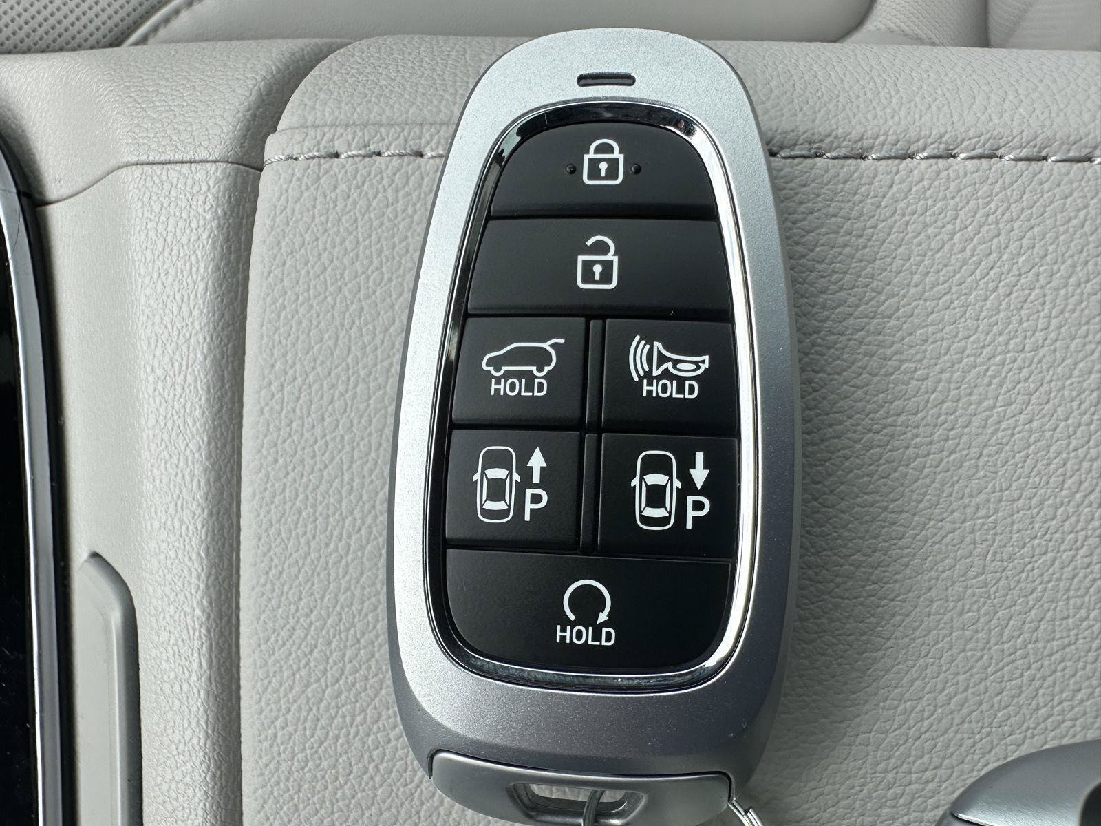 Certified 2024 Hyundai Tucson Limited AWD/4WD image 14
