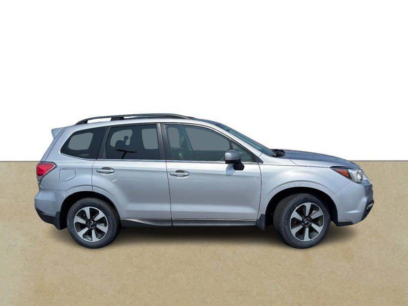 Used 2017 Subaru Forester 2.5i Limited AWD/4WD image 2