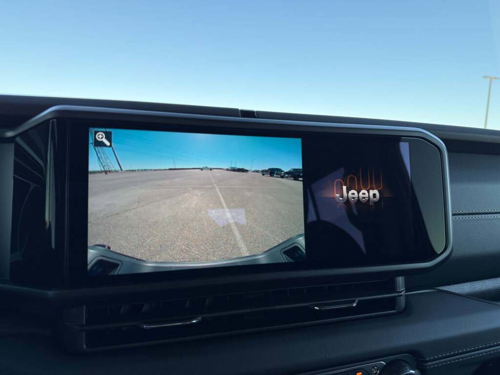 New 2025 Jeep Gladiator Sport image 30