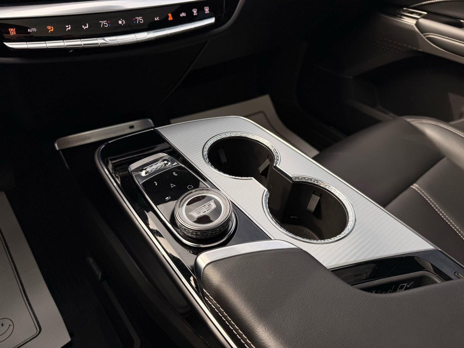 Used 2024 Cadillac Lyriq Tech image 49