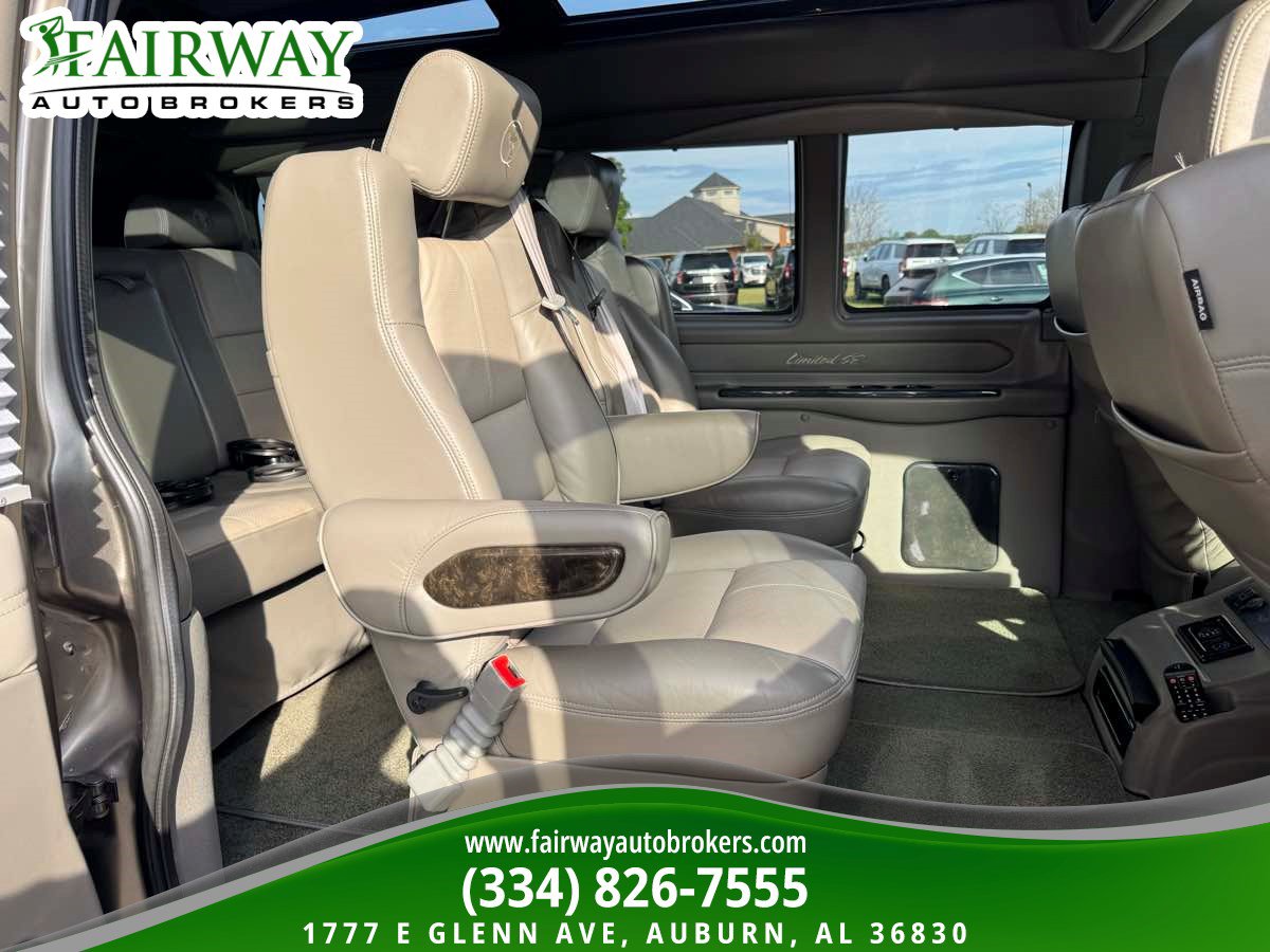 Used 2018 GMC Savana 2500 w/ Enhanced Convenience Package RWD image 12