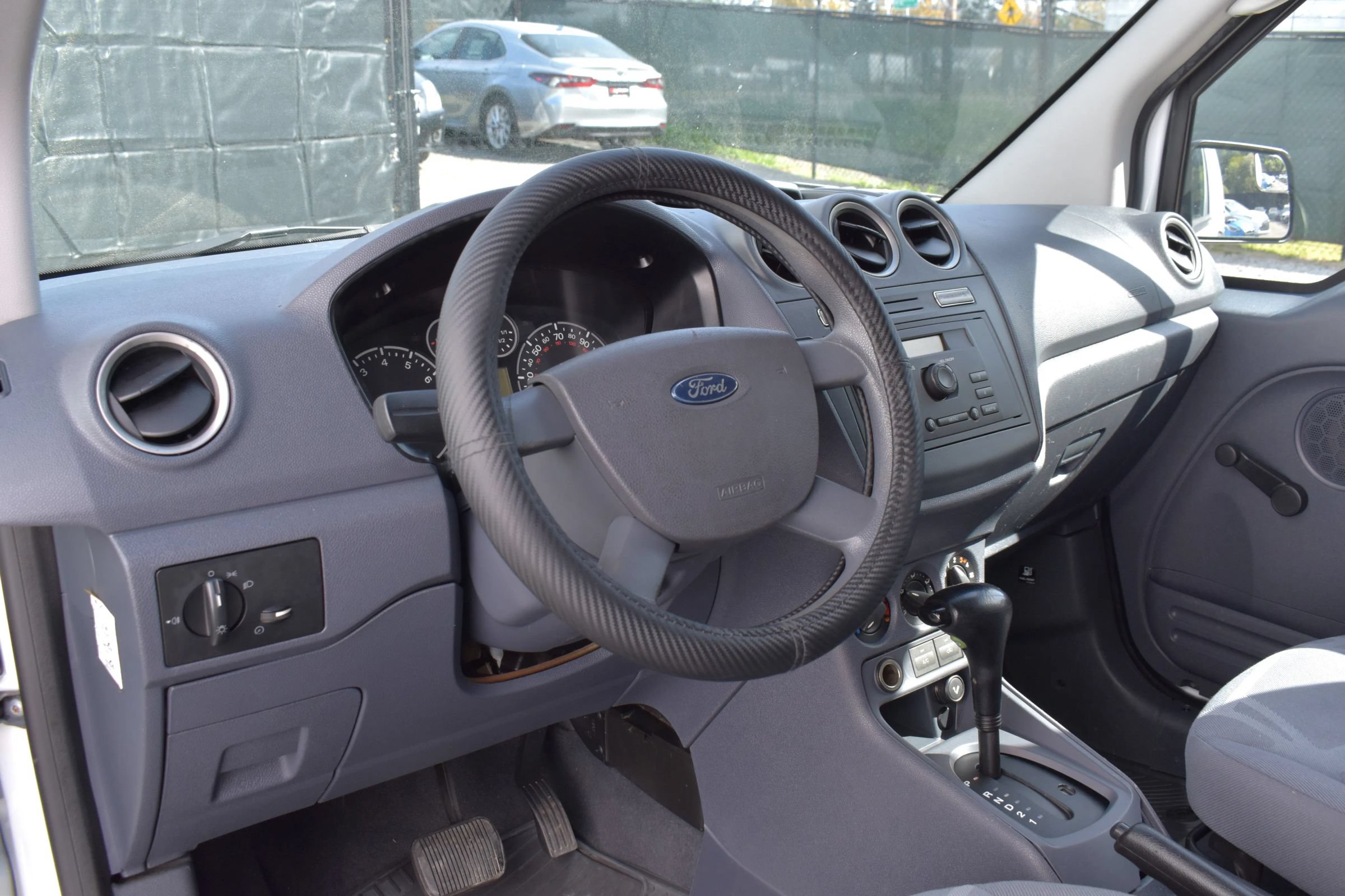 Used 2011 Ford Transit Connect XL FWD image 40