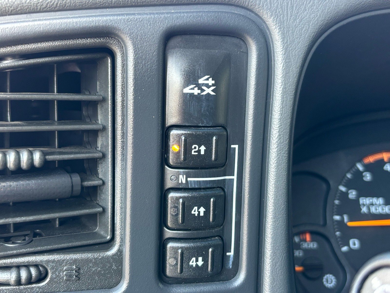 Used 2003 Chevrolet Silverado 2500 LS w/ Skid Plate Package image 11