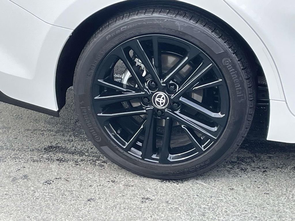 Used 2025 Toyota Camry SE w/ Convenience Package image 13