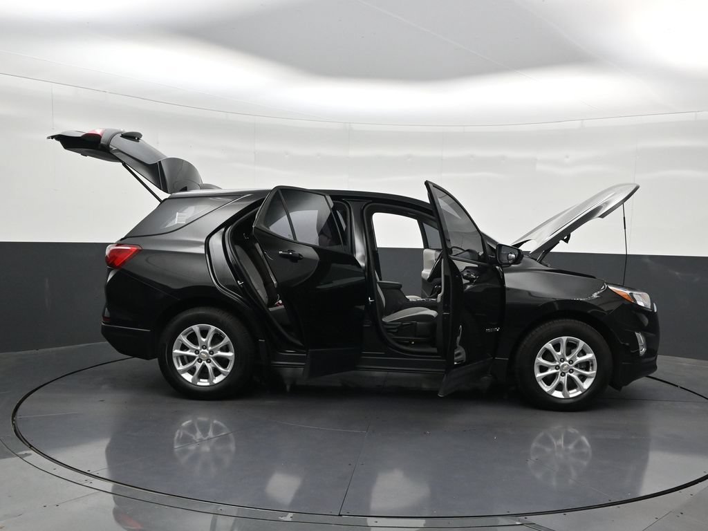 Used 2019 Chevrolet Equinox LS FWD image 32
