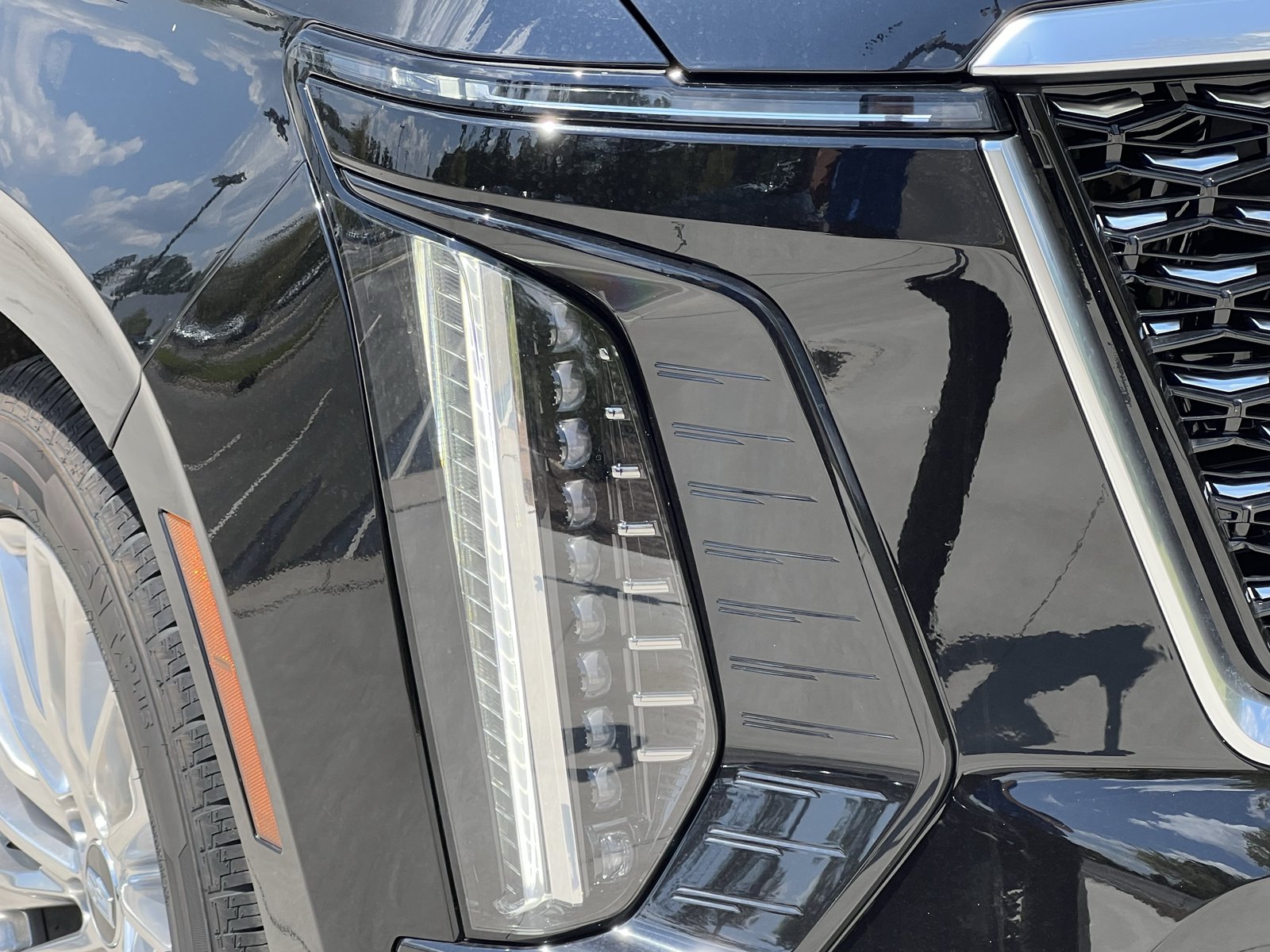 Used 2025 Cadillac Escalade Premium Luxury w/ Touring Package AWD/4WD image 10