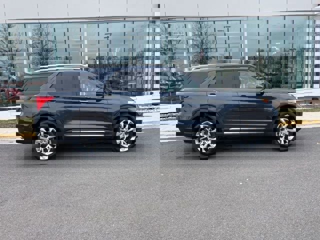 Used 2023 Ford Explorer Platinum w/ Technology Package image 9