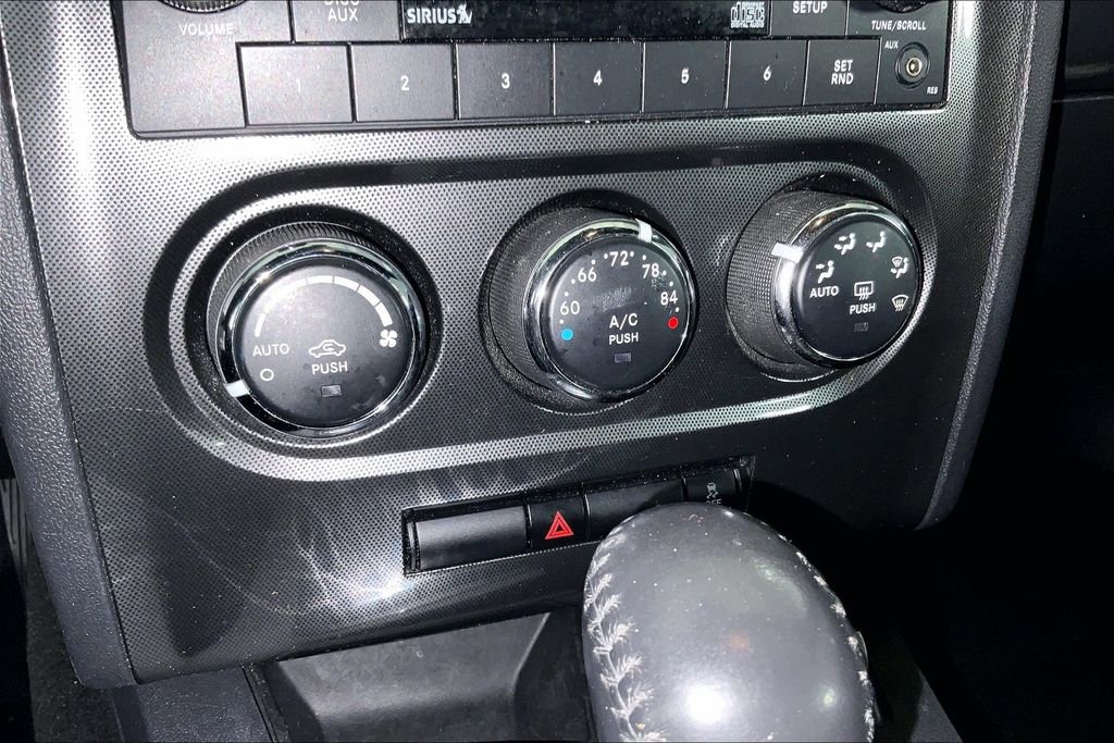 Used 2012 Dodge Challenger SXT image 30