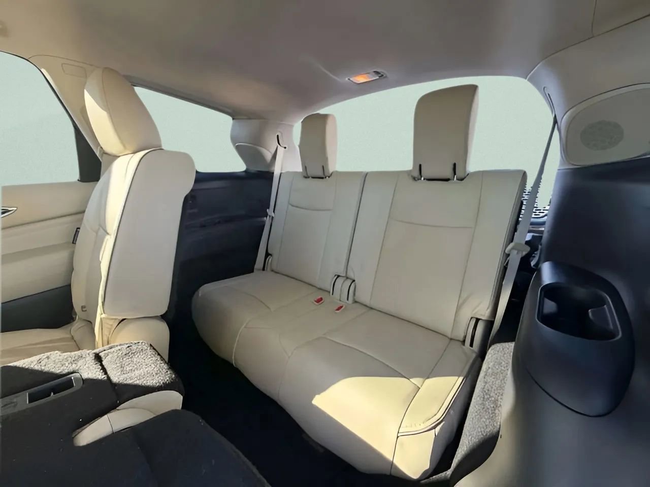 Used 2019 INFINITI QX60 Luxe w/ Essential Package image 40