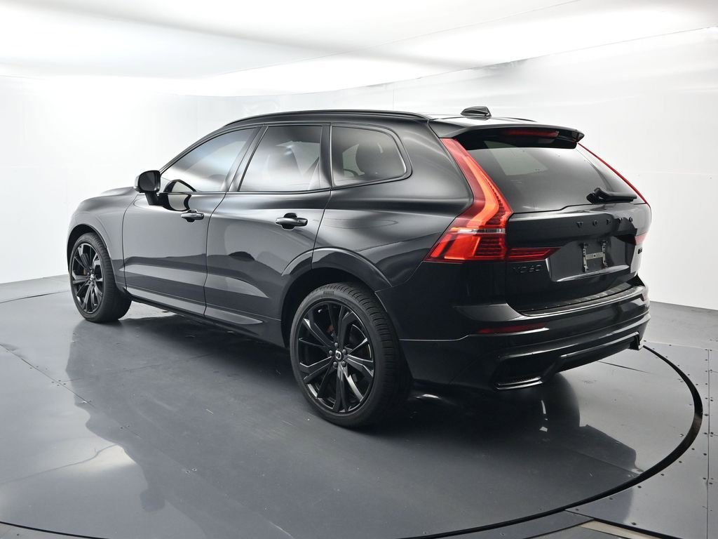 Used 2024 Volvo XC60 B5 Ultimate w/ Protection Package Premier AWD/4WD image 3