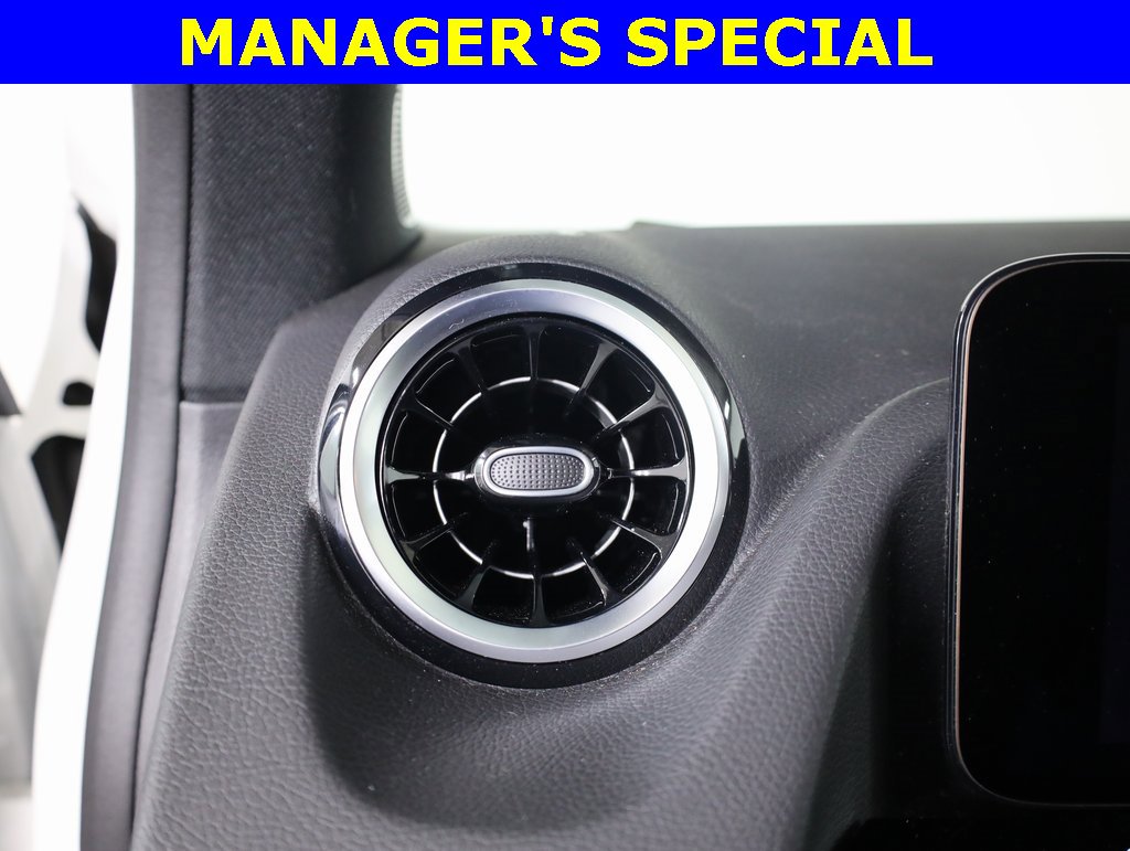 Used 2025 Mercedes-Benz GLA 250 4MATIC image 10