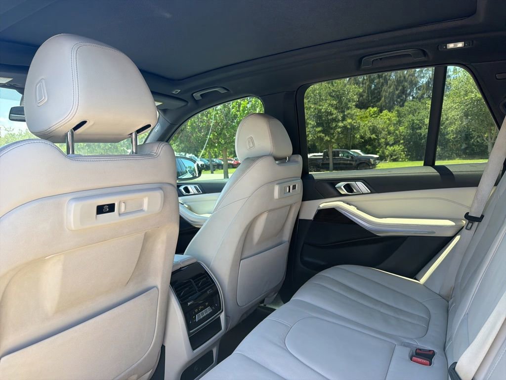 Used 2019 BMW X5 xDrive40i w/ Convenience Package AWD/4WD image 8