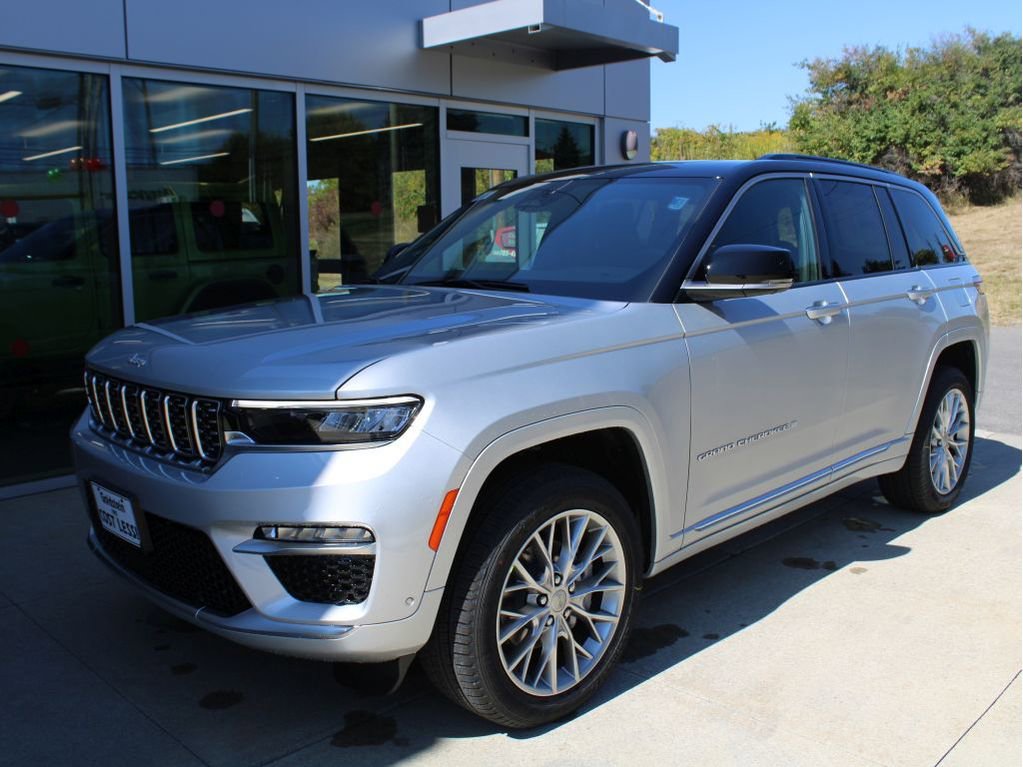 New 2025 Jeep Grand Cherokee Summit image 5