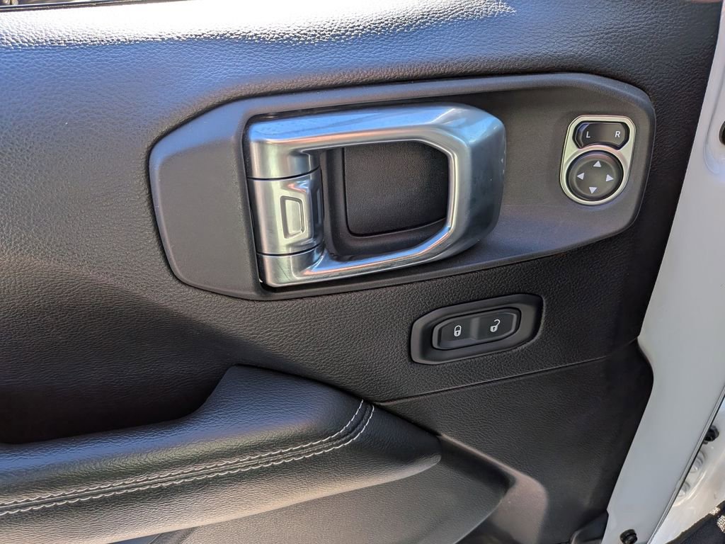 Used 2019 Jeep Wrangler Unlimited Sahara w/ Uconnect 4C Nav & Sound Group image 12