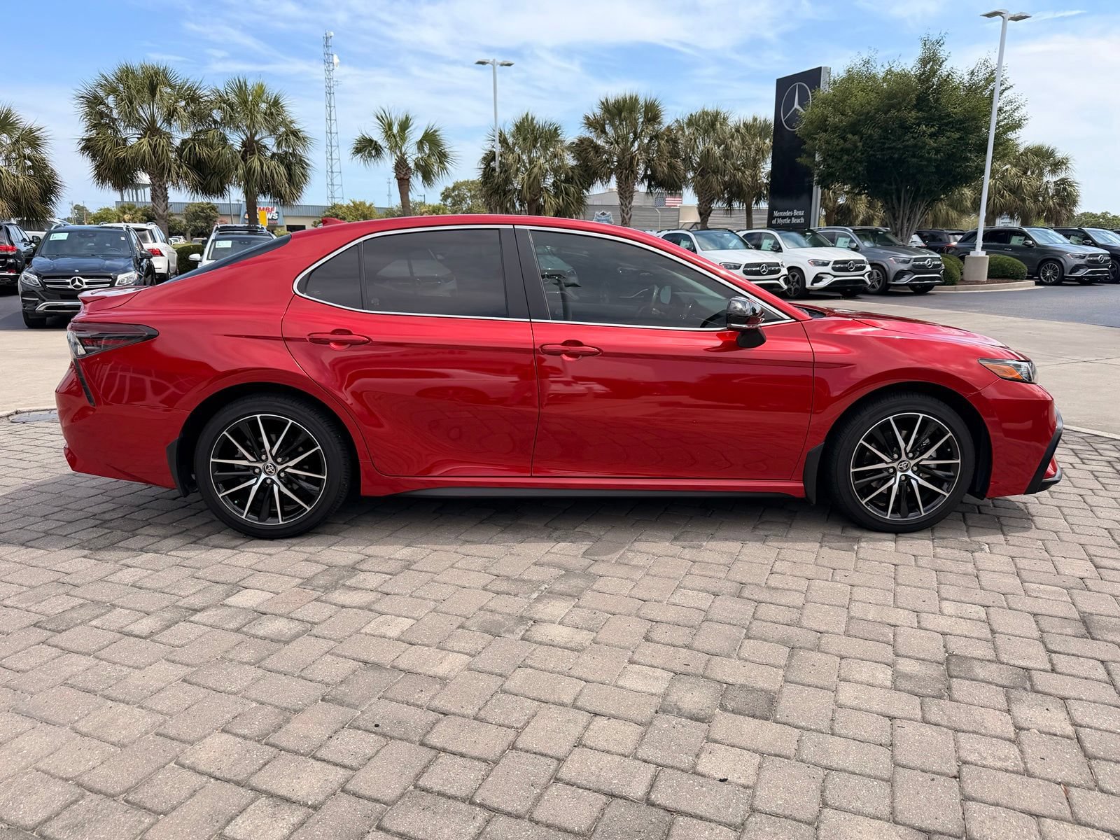 Used 2024 Toyota Camry SE FWD image 7