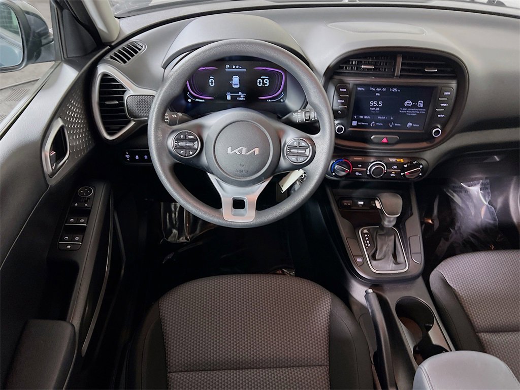 Used 2023 Kia Soul LX w/ LX Technology Package image 20