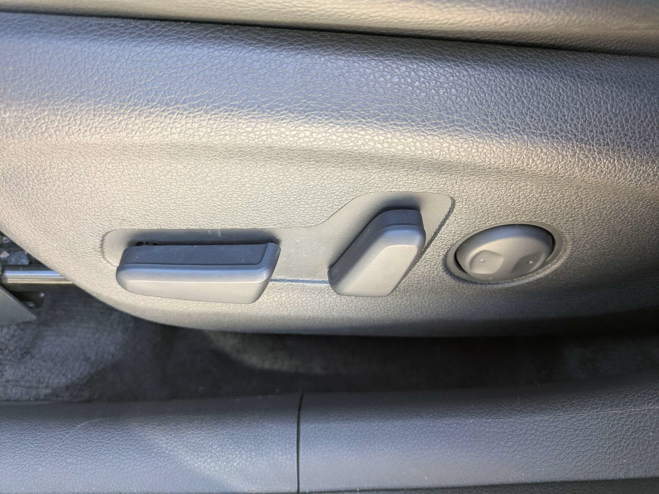 Used 2019 Hyundai Tucson Ultimate w/ Cargo Package FWD image 19