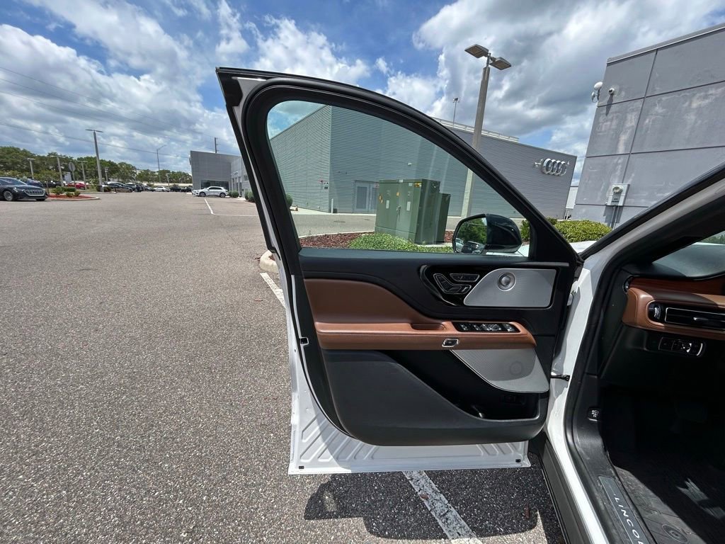 Used 2021 Lincoln Aviator Reserve w/ Equipment Group 202A AWD/4WD image 65