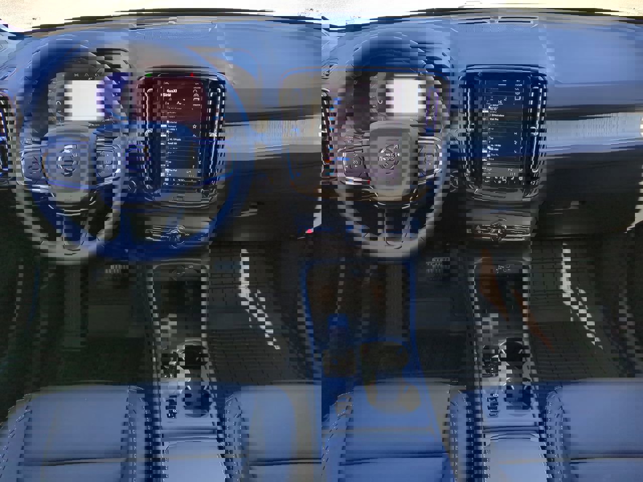 New 2025 Volvo XC40 B5 Core w/ Protection Package Premier image 14