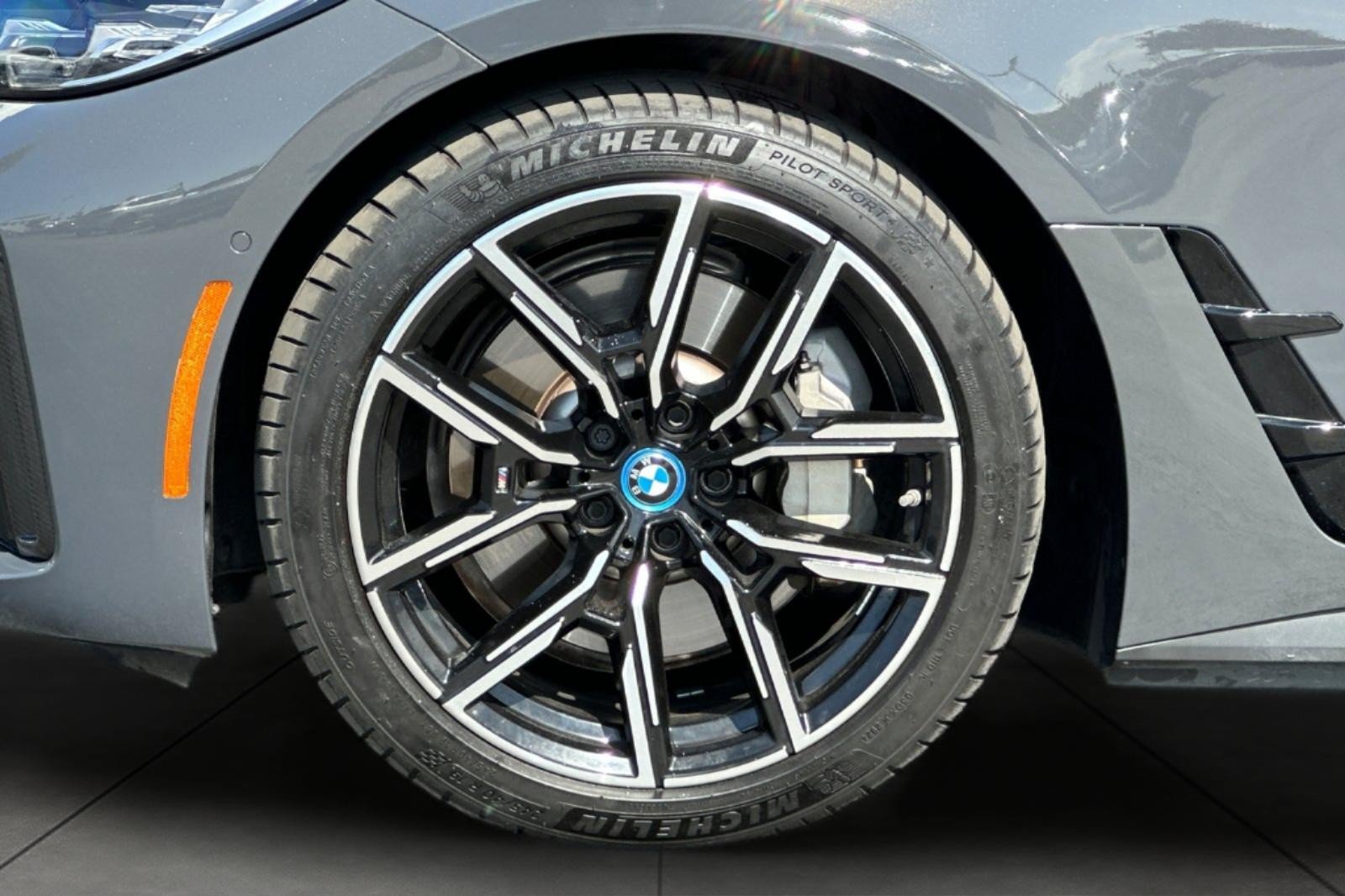Used 2023 BMW i4 eDrive40 w/ M Sport Package RWD image 25