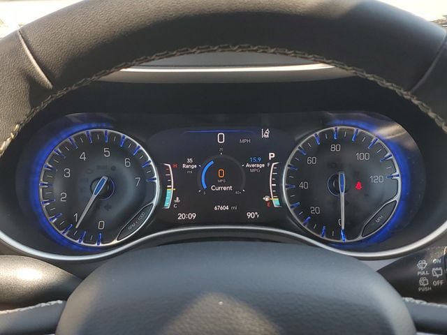 Certified 2023 Chrysler Pacifica Touring-L FWD image 26