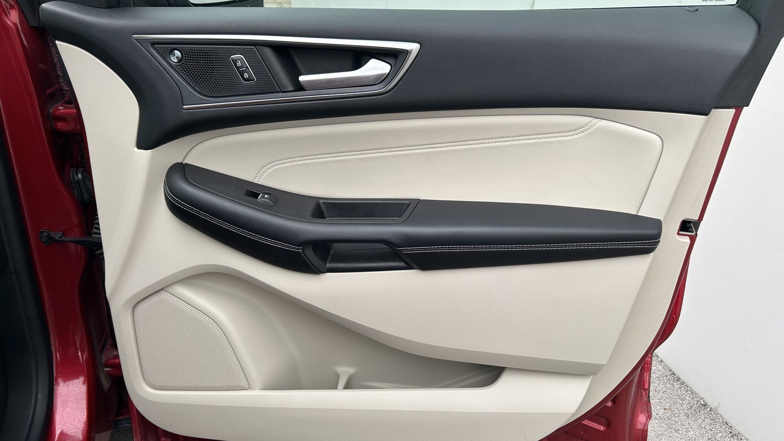 Used 2022 Ford Edge Titanium w/ Equipment Group 301A image 18