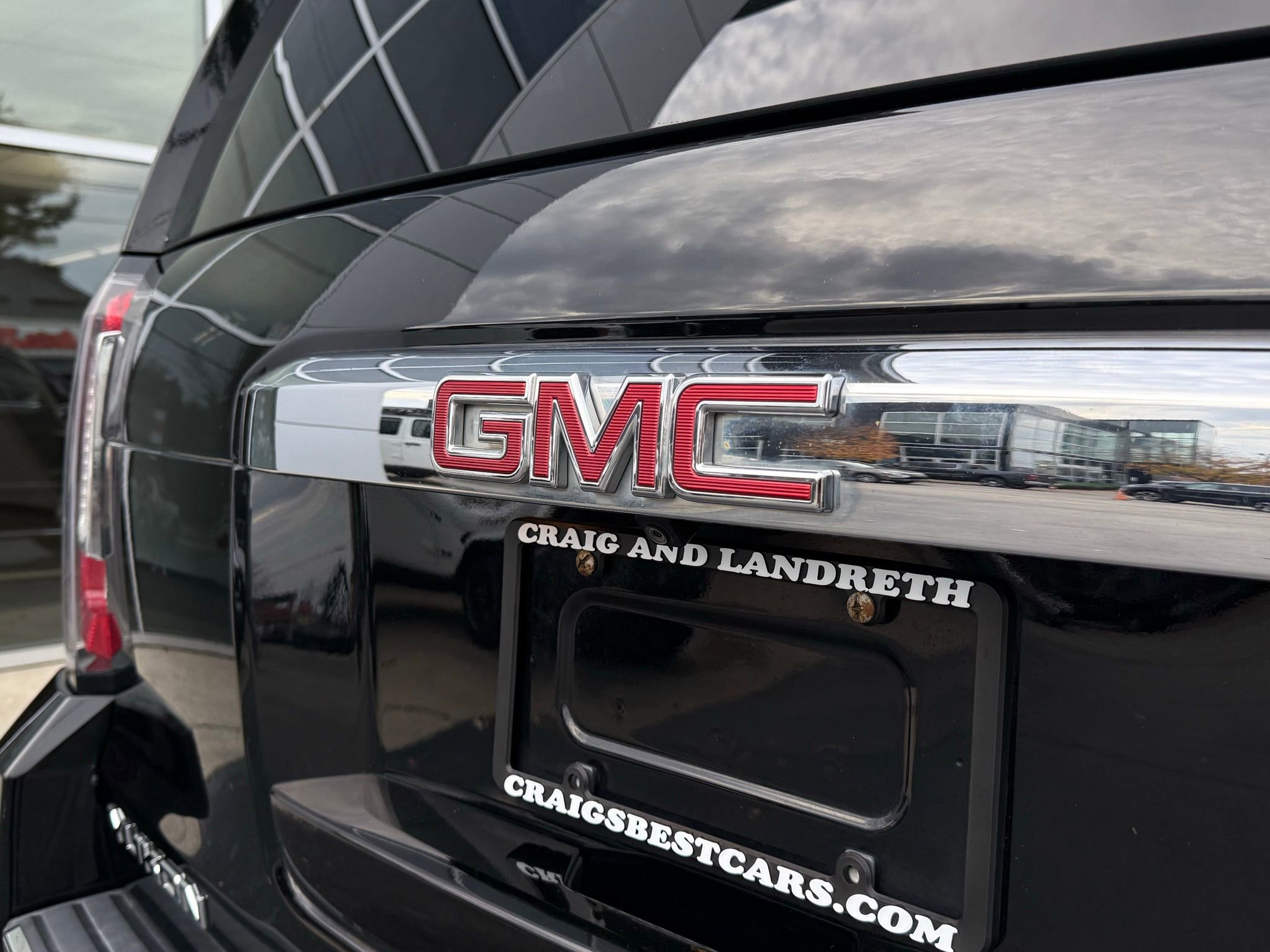 Used 2018 GMC Yukon Denali image 9