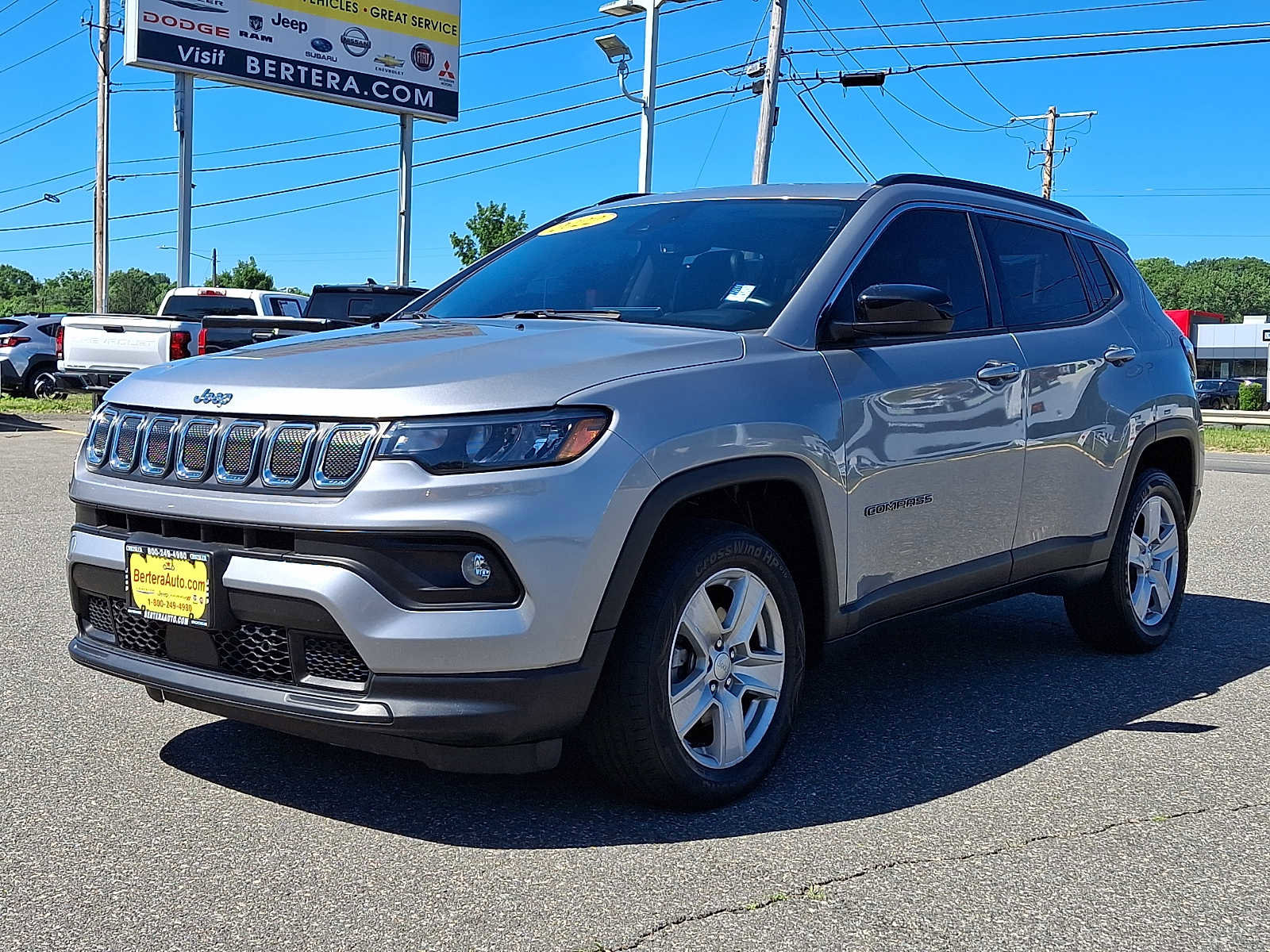 Used 2022 Jeep Compass Latitude AWD/4WD image 3
