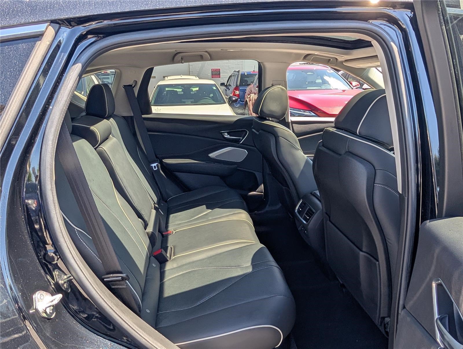 Used 2023 Acura RDX AWD w/ Advance Package image 11
