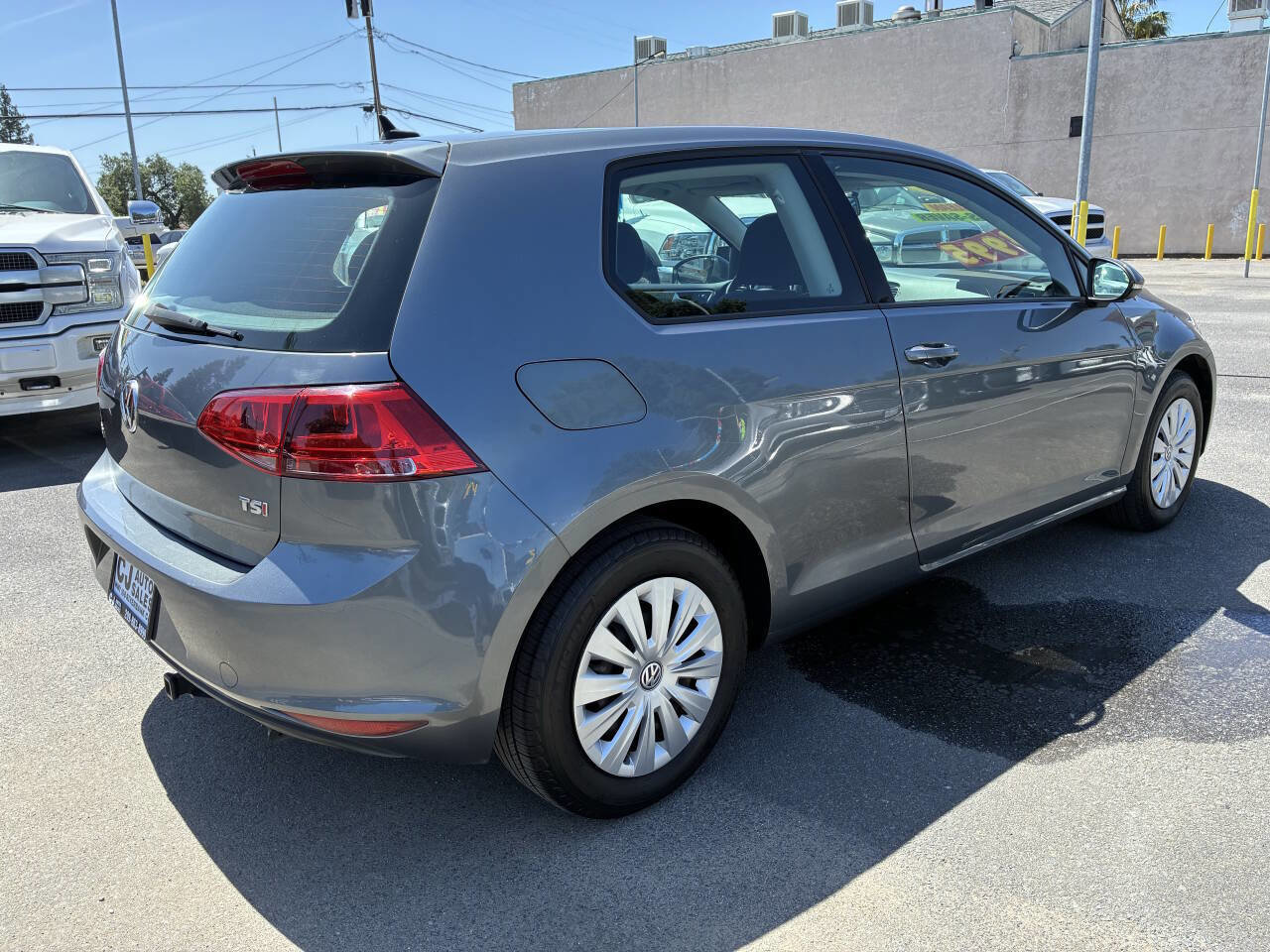 Used 2015 Volkswagen Golf Launch Edition FWD image 2