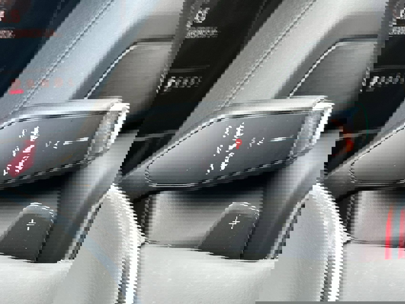 Used 2025 GMC Yukon XL Denali image 15