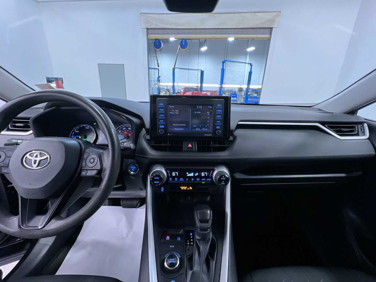 Used 2021 Toyota RAV4 XLE AWD/4WD image 23