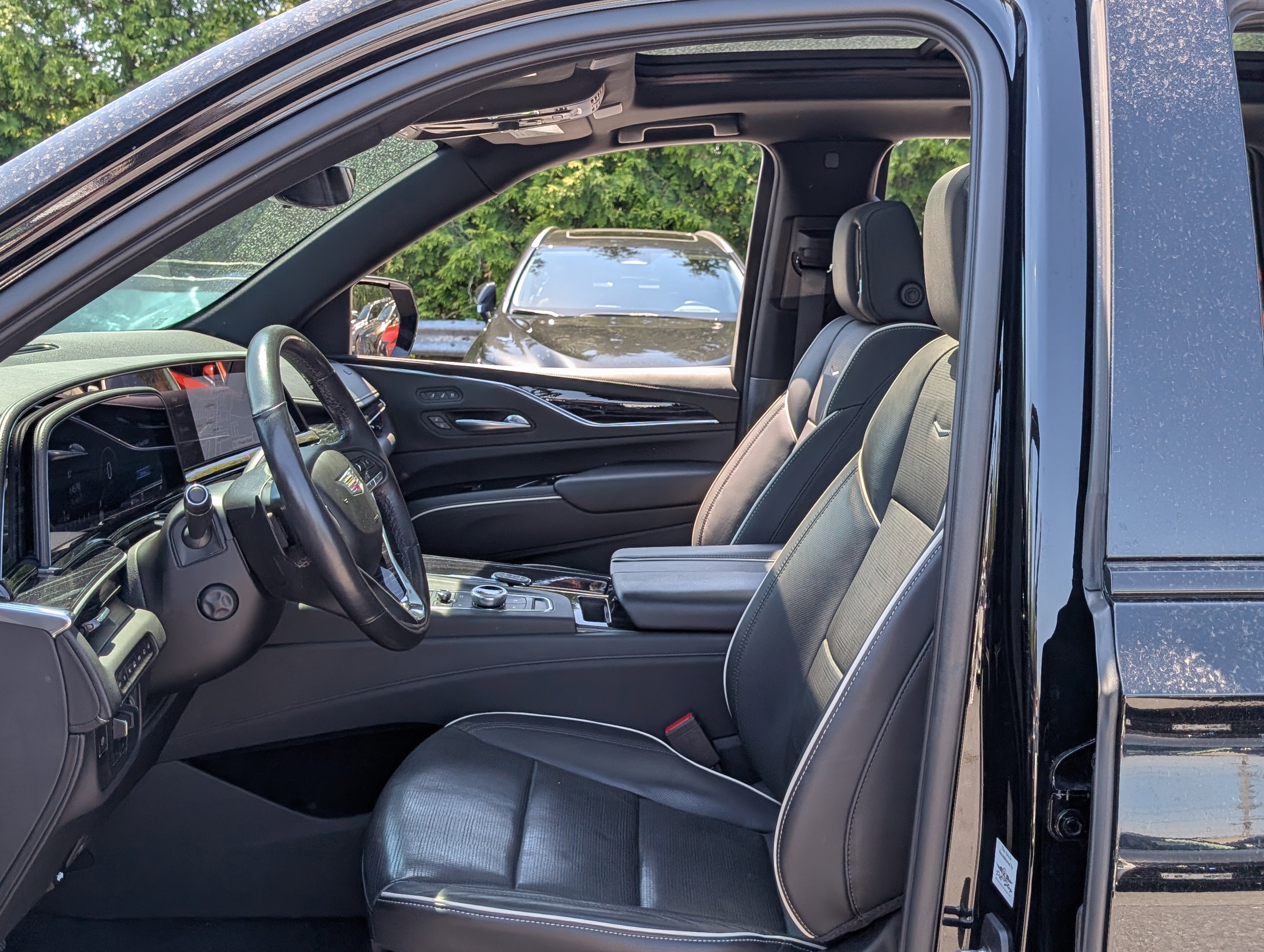 Used 2021 Cadillac Escalade Sport w/ Driver Assist Tech Package AWD/4WD image 19