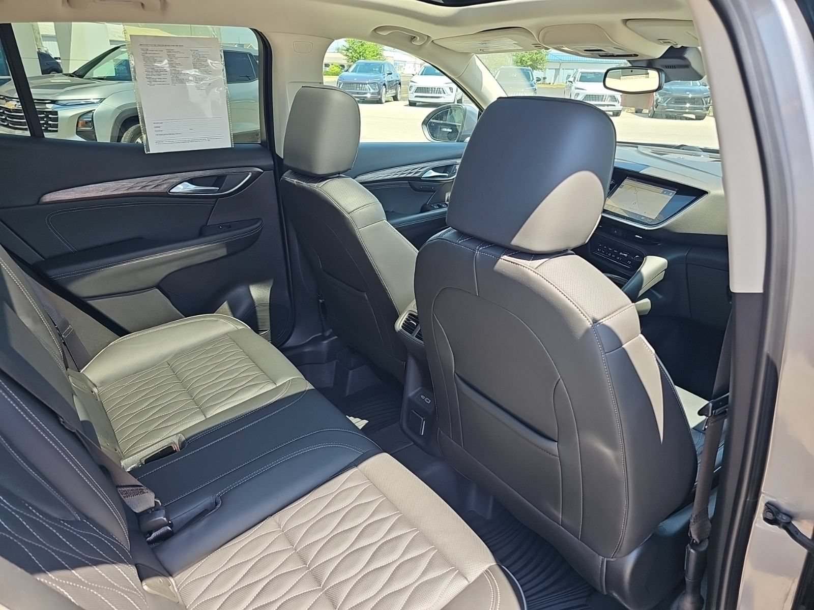 Used 2021 Buick Envision Avenir AWD/4WD image 34