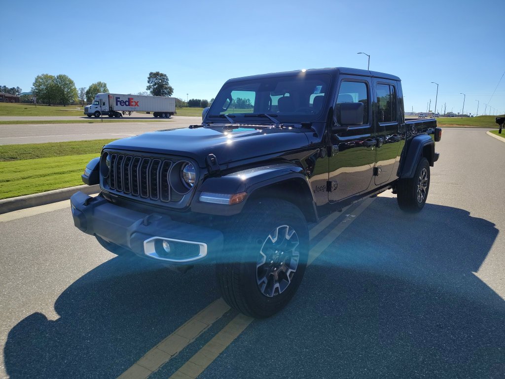 New 2025 Jeep Gladiator Sport w/ Premium Package AWD/4WD image 3